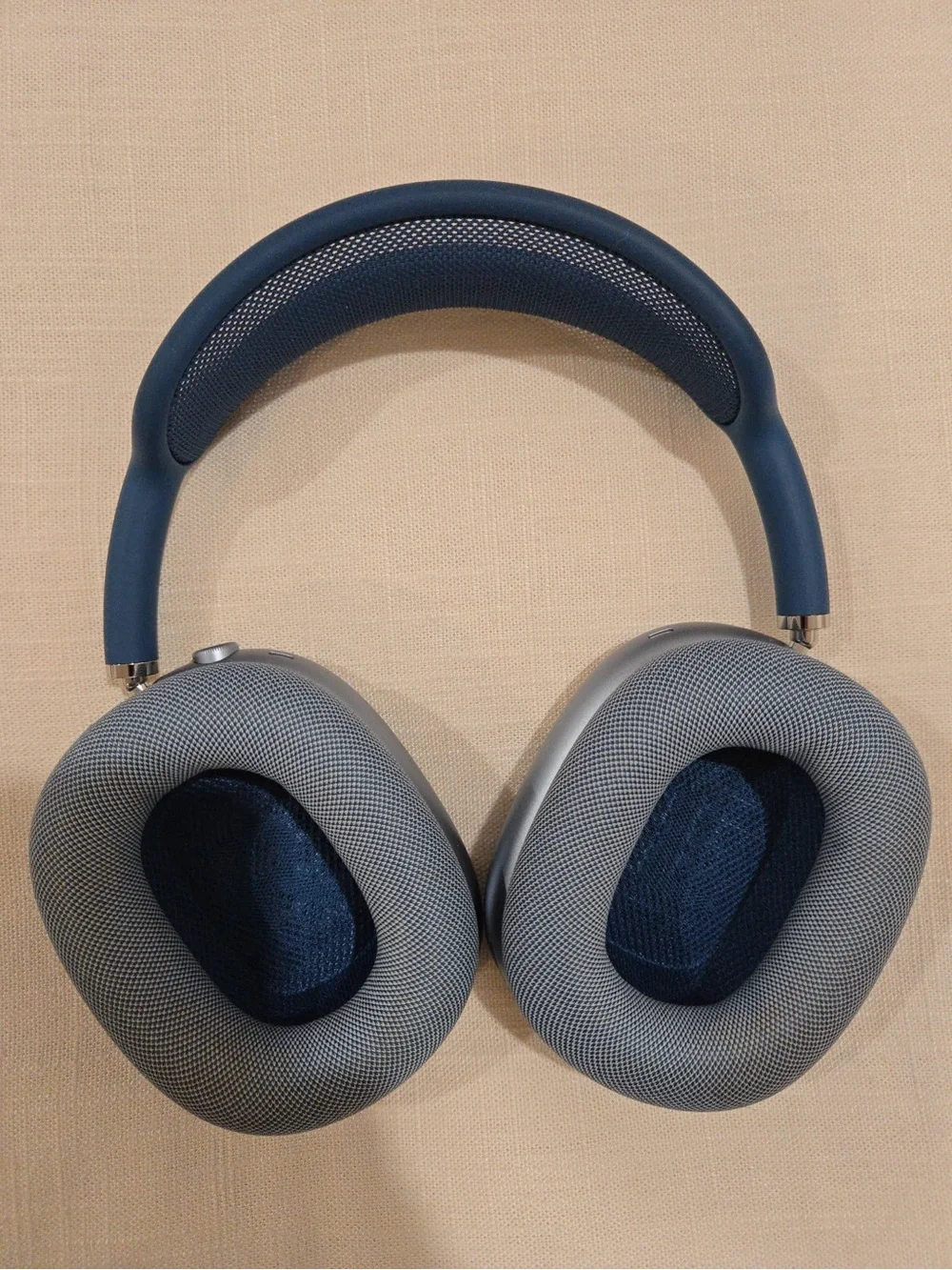 Apple AirPod max headphones